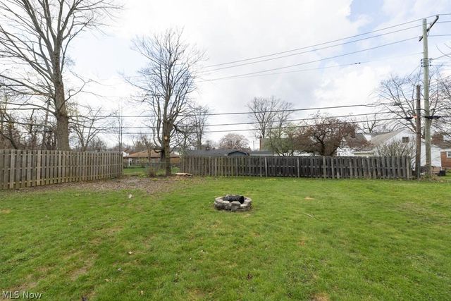 1722 Hawthorne Drive, Mayfield Heights, OH 44124