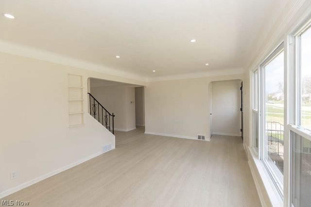 1722 Hawthorne Drive, Mayfield Heights, OH 44124