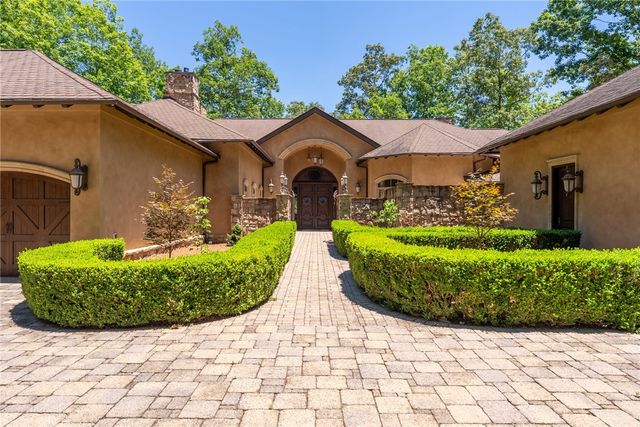 118 Bright Water Trail, Six Mile, SC 29682
