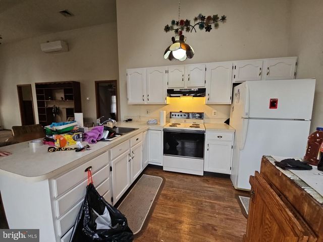 67 COMPROMISE RD, Mannington, NJ 08079