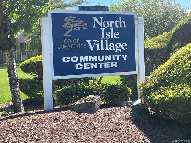 40 Navajo Court 40, Coram, NY 11727