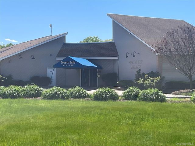 40 Navajo Court 40, Coram, NY 11727