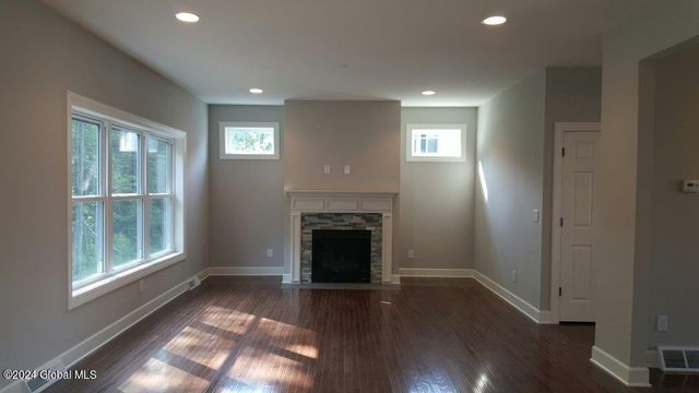 32 Sally Street, Halfmoon, NY 12118