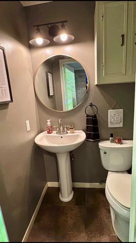 2500 E Houston Avenue, Crockett, TX 75835