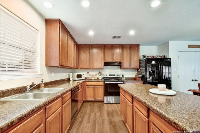 25019 Cooper Cir, San Antonio, TX 78255