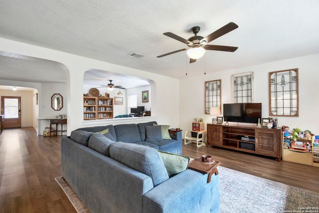 25019 Cooper Cir, San Antonio, TX 78255