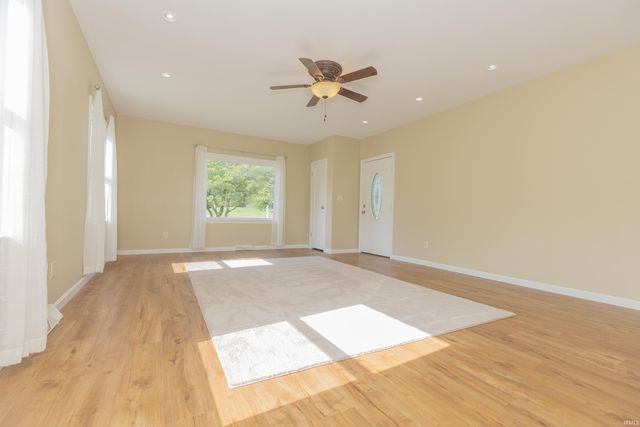 10100 State Road 662 Road, Newburgh, IN 47630