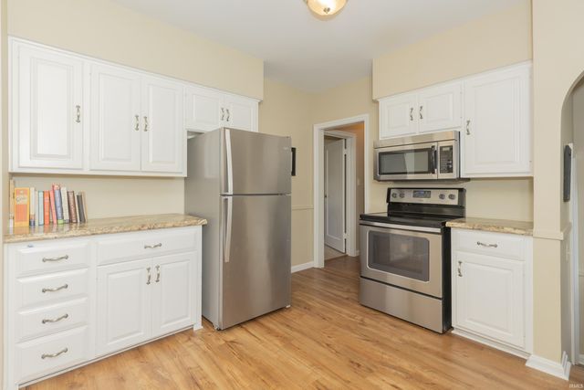 10100 State Road 662 Road, Newburgh, IN 47630