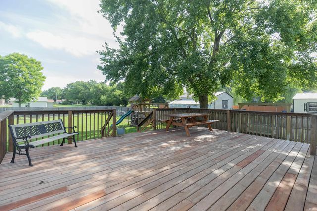 10100 State Road 662 Road, Newburgh, IN 47630