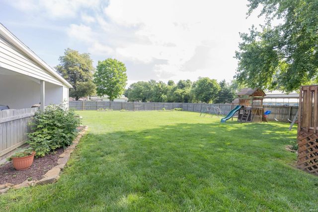 10100 State Road 662 Road, Newburgh, IN 47630