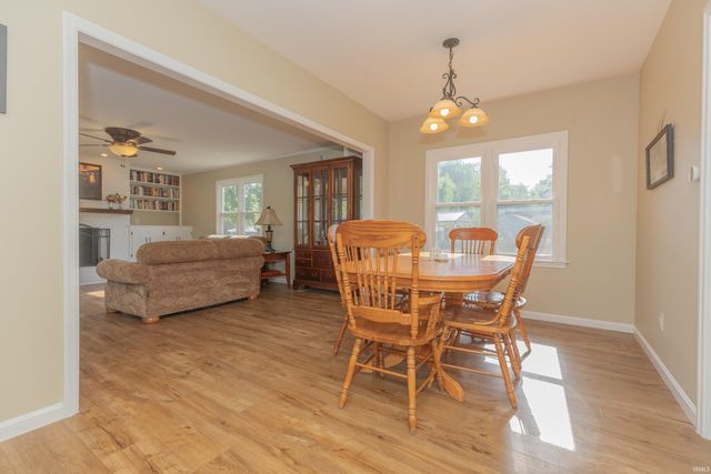 10100 State Road 662 Road, Newburgh, IN 47630