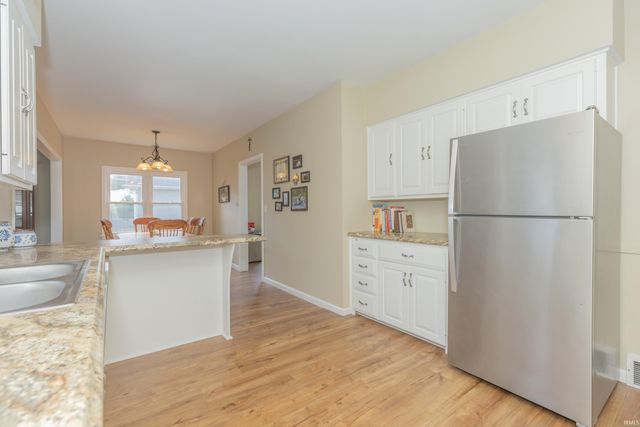 10100 State Road 662 Road, Newburgh, IN 47630