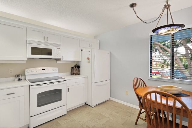 9637 Riverside Drive 3, Sebastian, FL 32958