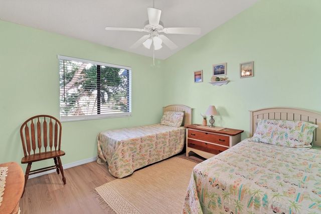 9637 Riverside Drive 3, Sebastian, FL 32958