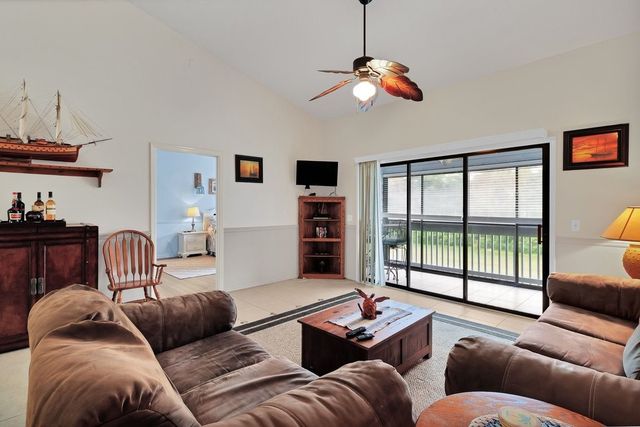 9637 Riverside Drive 3, Sebastian, FL 32958