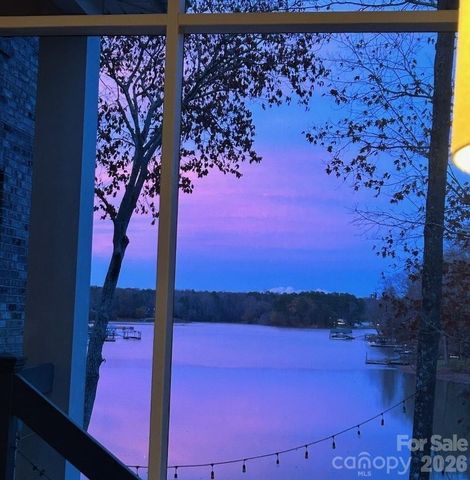1075 Lakefront Woods Drive, Belmont, NC 28012