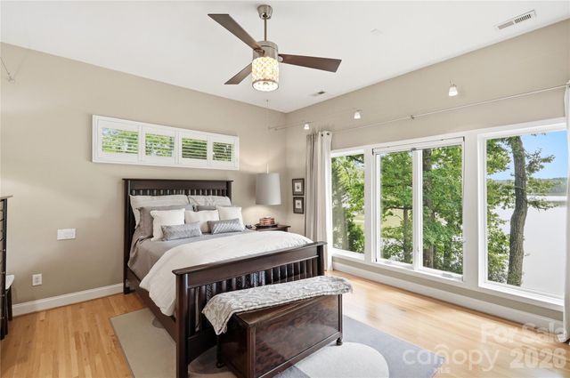 1075 Lakefront Woods Drive, Belmont, NC 28012