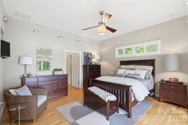 1075 Lakefront Woods Drive, Belmont, NC 28012