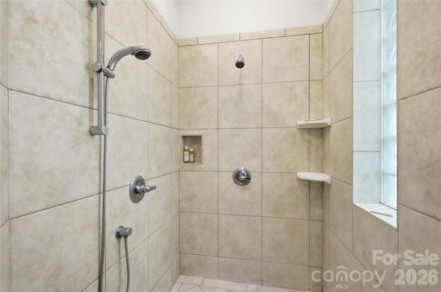 1075 Lakefront Woods Drive, Belmont, NC 28012