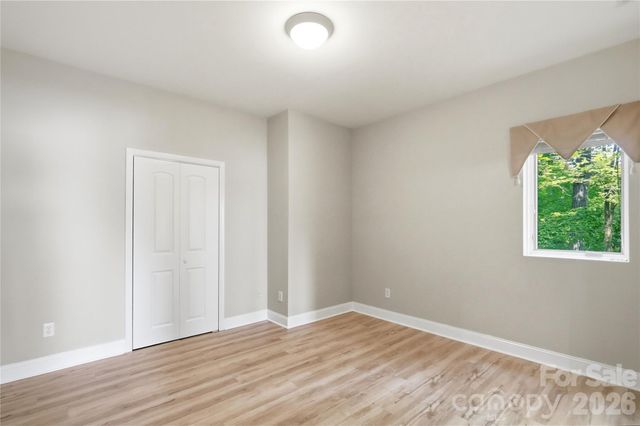 1075 Lakefront Woods Drive, Belmont, NC 28012