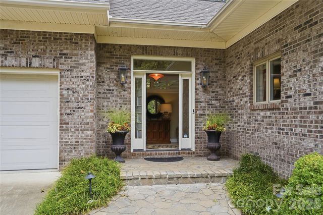 1075 Lakefront Woods Drive, Belmont, NC 28012