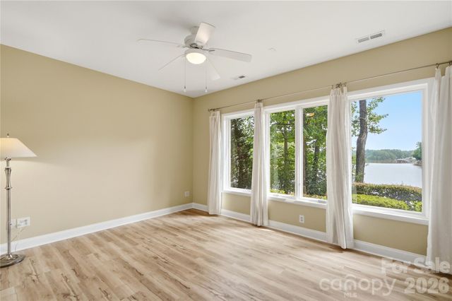 1075 Lakefront Woods Drive, Belmont, NC 28012