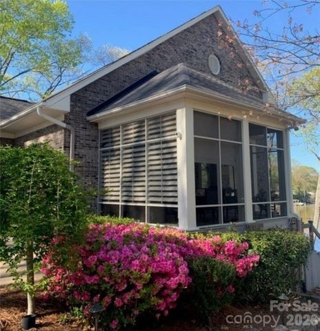 1075 Lakefront Woods Drive, Belmont, NC 28012