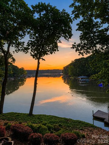 1075 Lakefront Woods Drive, Belmont, NC 28012