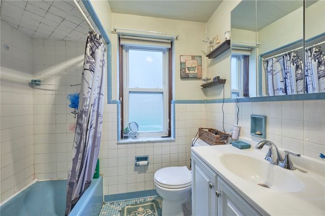 281 Greenlee Rd, Brentwood, PA 15227