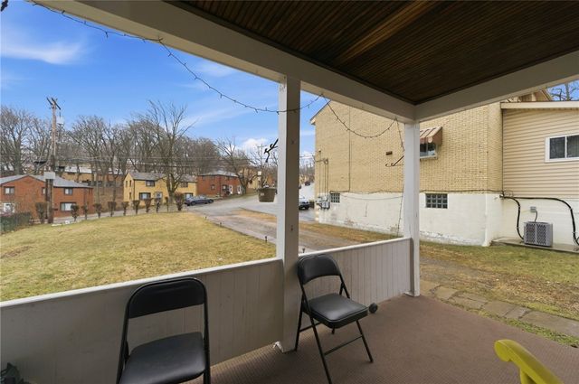 281 Greenlee Rd, Brentwood, PA 15227