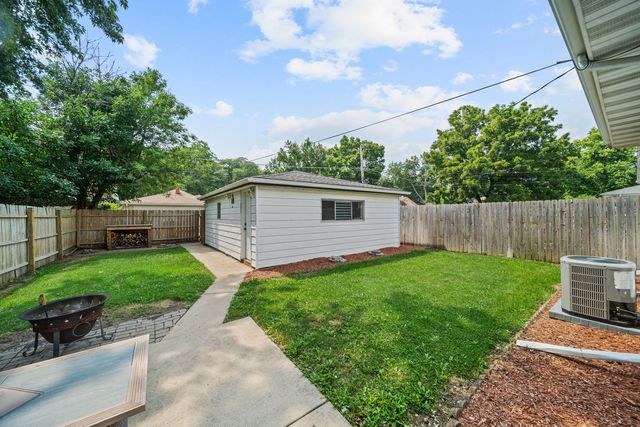 201 S Reedwood Drive, Joliet, IL 60436