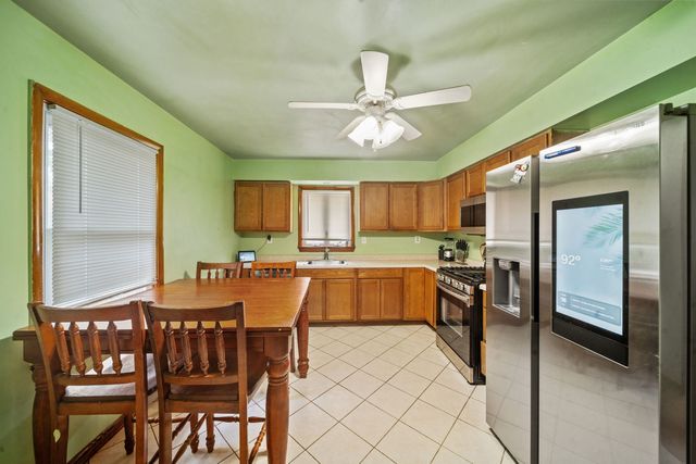201 S Reedwood Drive, Joliet, IL 60436