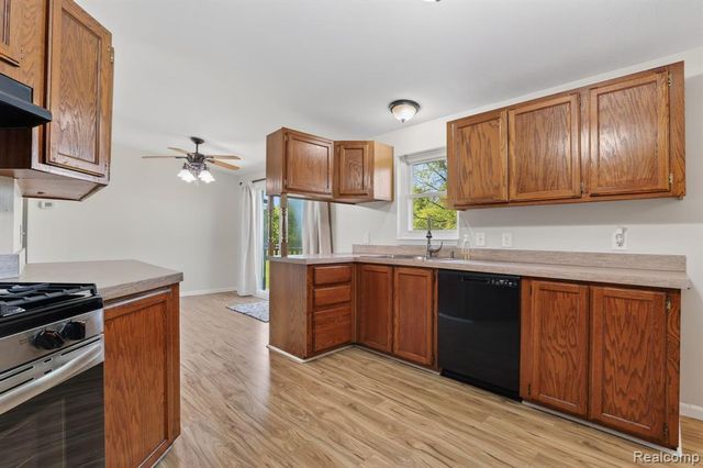 4050 Thompson Road, Linden, MI 48451