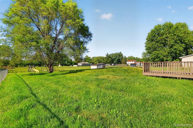 4050 Thompson Road, Linden, MI 48451