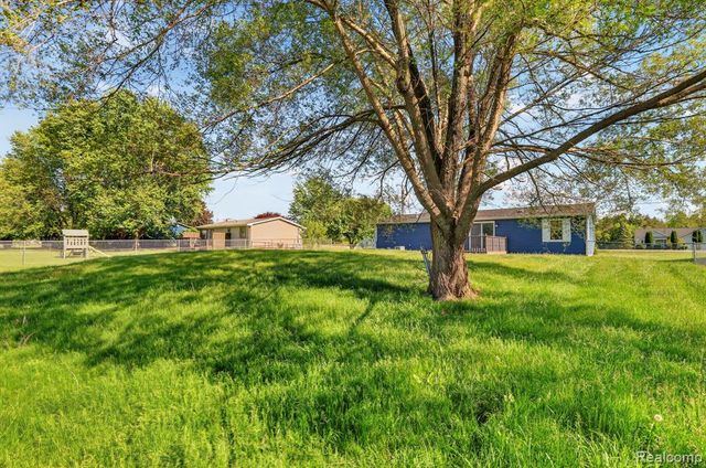 4050 Thompson Road, Linden, MI 48451
