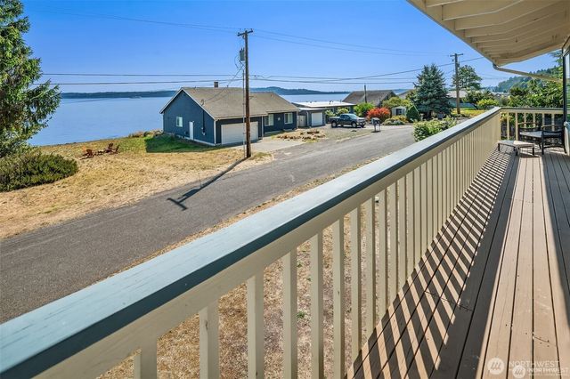 27523 SW Sandy Shores Drive, Vashon, WA 98070