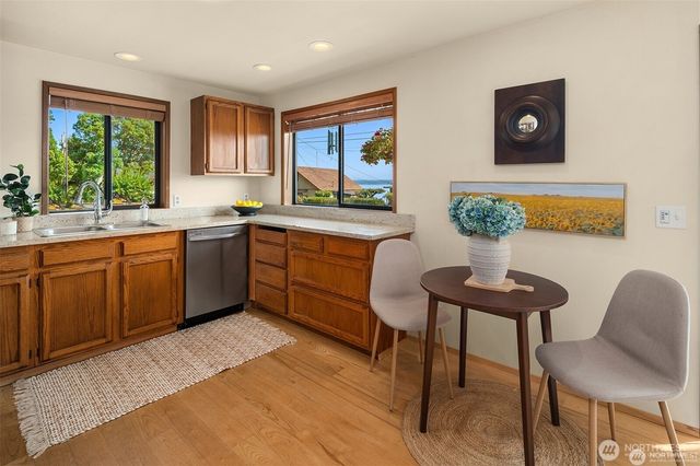 27523 SW Sandy Shores Drive, Vashon, WA 98070