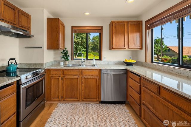 27523 SW Sandy Shores Drive, Vashon, WA 98070