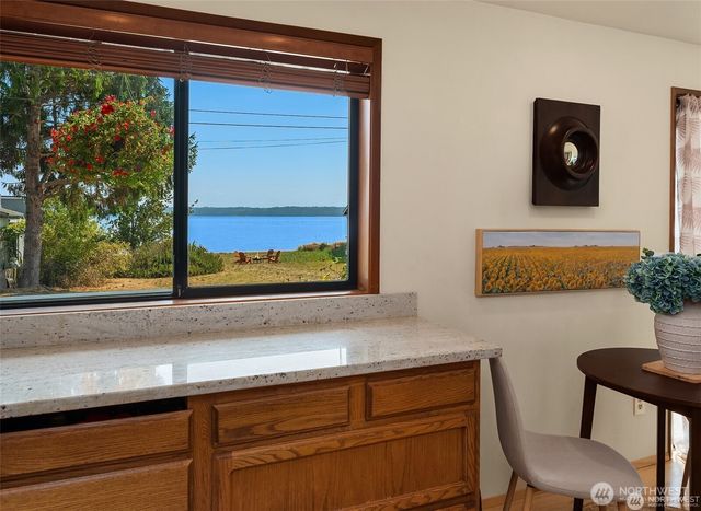 27523 SW Sandy Shores Drive, Vashon, WA 98070