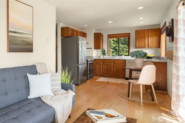 27523 SW Sandy Shores Drive, Vashon, WA 98070