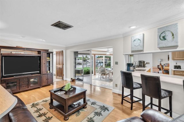 2041 CAROLINA AVENUE NE, St Petersburg, FL 33703