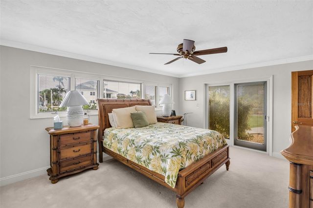 2041 CAROLINA AVENUE NE, St Petersburg, FL 33703
