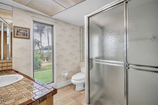 2041 CAROLINA AVENUE NE, St Petersburg, FL 33703