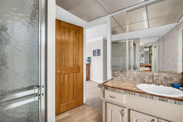 2041 CAROLINA AVENUE NE, St Petersburg, FL 33703