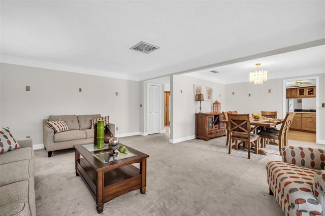2041 CAROLINA AVENUE NE, St Petersburg, FL 33703