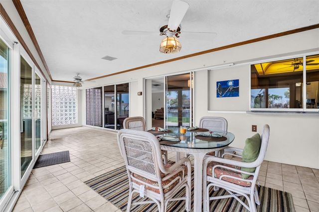 2041 CAROLINA AVENUE NE, St Petersburg, FL 33703