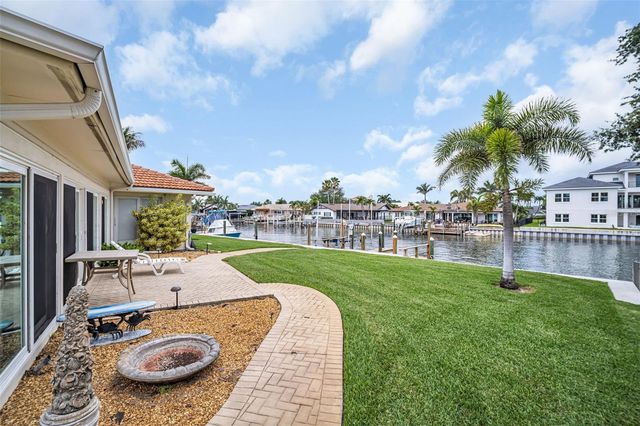 2041 CAROLINA AVENUE NE, St Petersburg, FL 33703