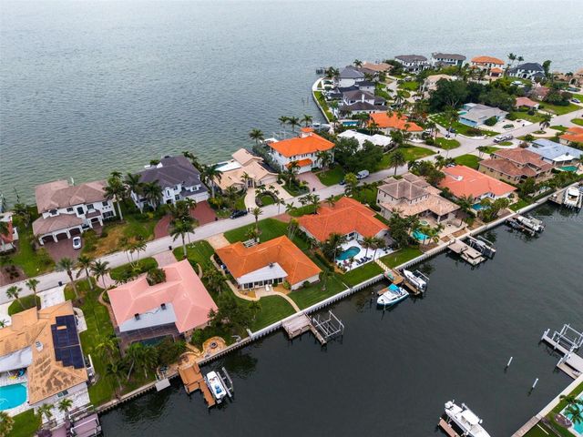 2041 CAROLINA AVENUE NE, St Petersburg, FL 33703