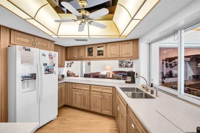 2041 CAROLINA AVENUE NE, St Petersburg, FL 33703