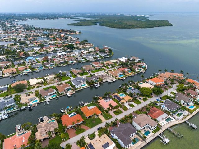 2041 CAROLINA AVENUE NE, St Petersburg, FL 33703
